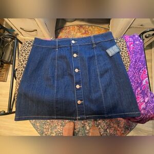 Celebrity Pink dark stretch denim button front mini skirt. NWT. Size 15